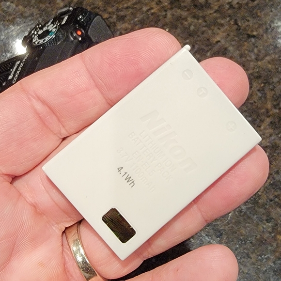 Nikon COOLPIX P100 10.3MP Digital Camera - Black With Charger & Carrying Case - Picture 12 of 13